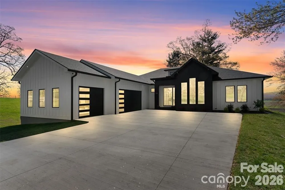 503 Nesbitt Drive Mills River, NC 28759