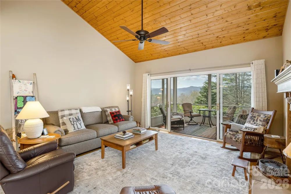 2115 Cumming Woods Court Hendersonville, NC 28739