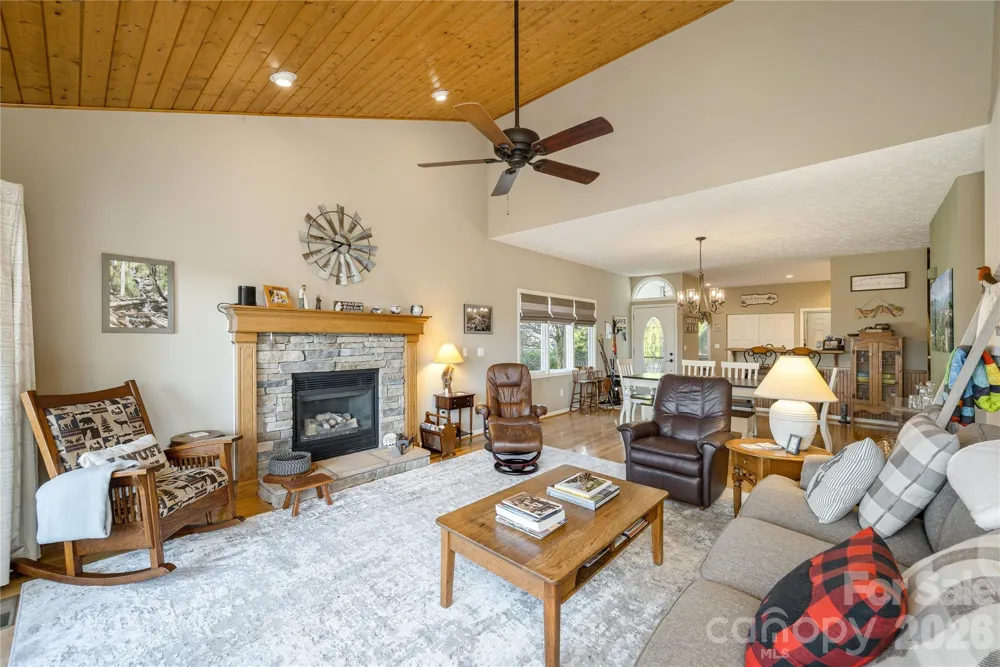 2115 Cumming Woods Court Hendersonville, NC 28739