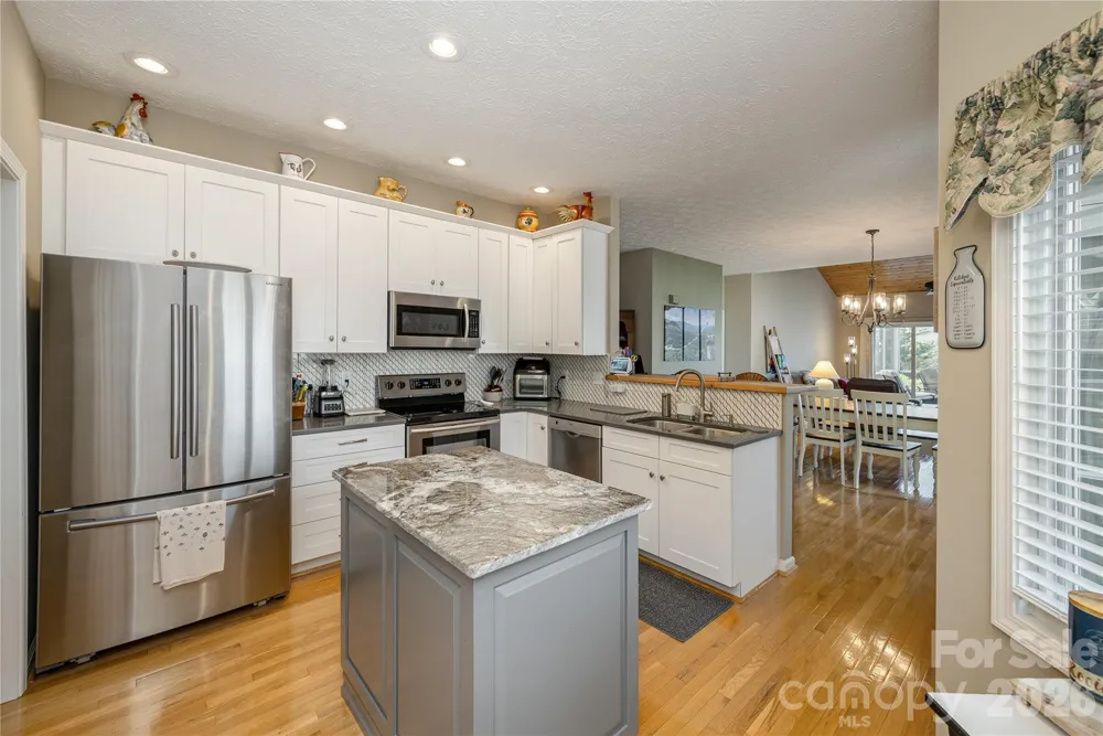 2115 Cumming Woods Court Hendersonville, NC 28739