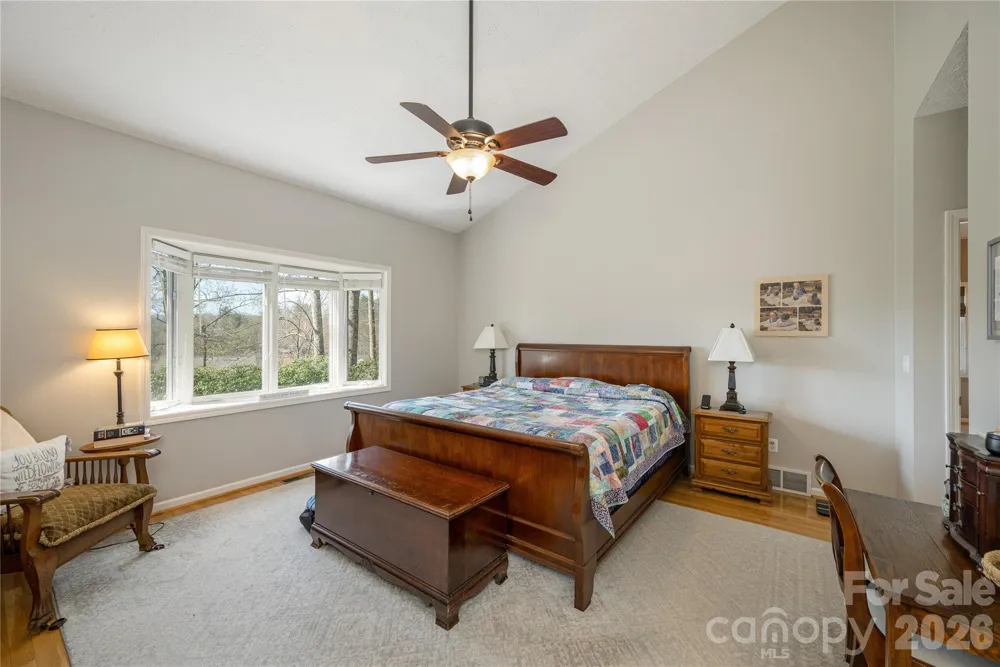 2115 Cumming Woods Court Hendersonville, NC 28739