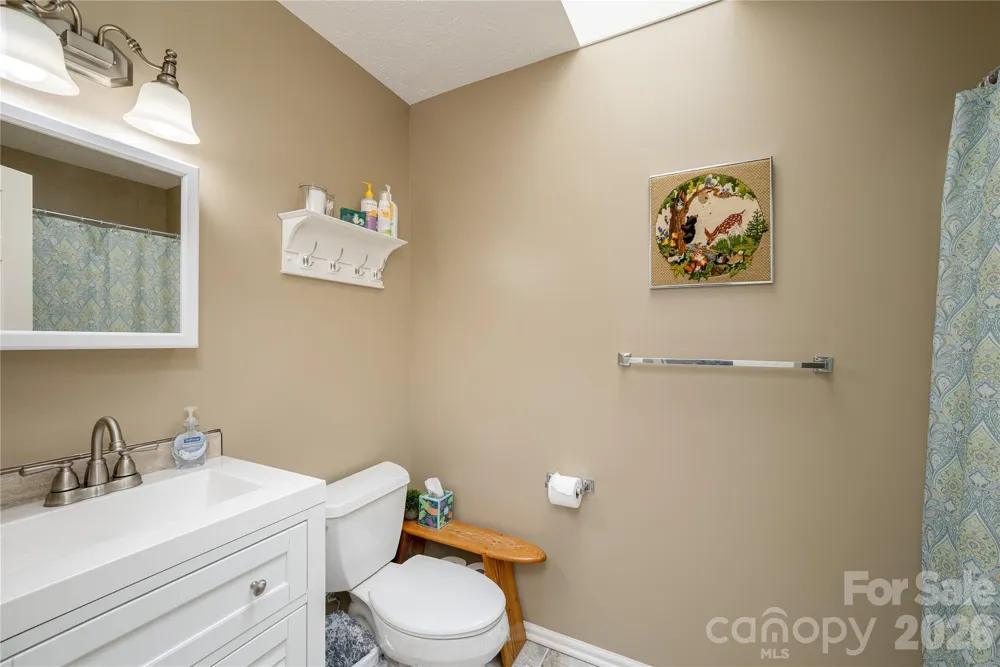 2115 Cumming Woods Court Hendersonville, NC 28739