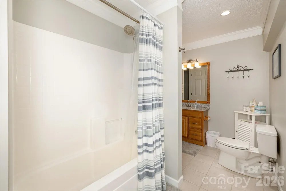 2115 Cumming Woods Court Hendersonville, NC 28739