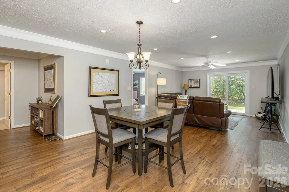 2115 Cumming Woods Court Hendersonville, NC 28739
