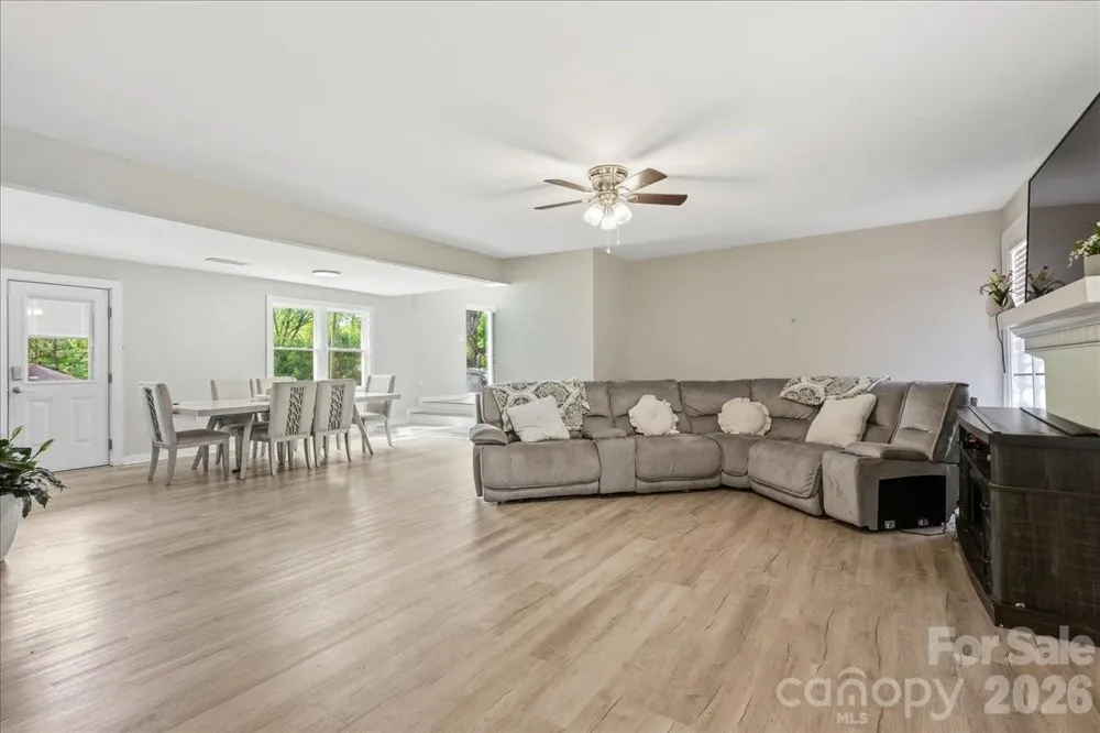 34438 Springdale Drive New London, NC 28127