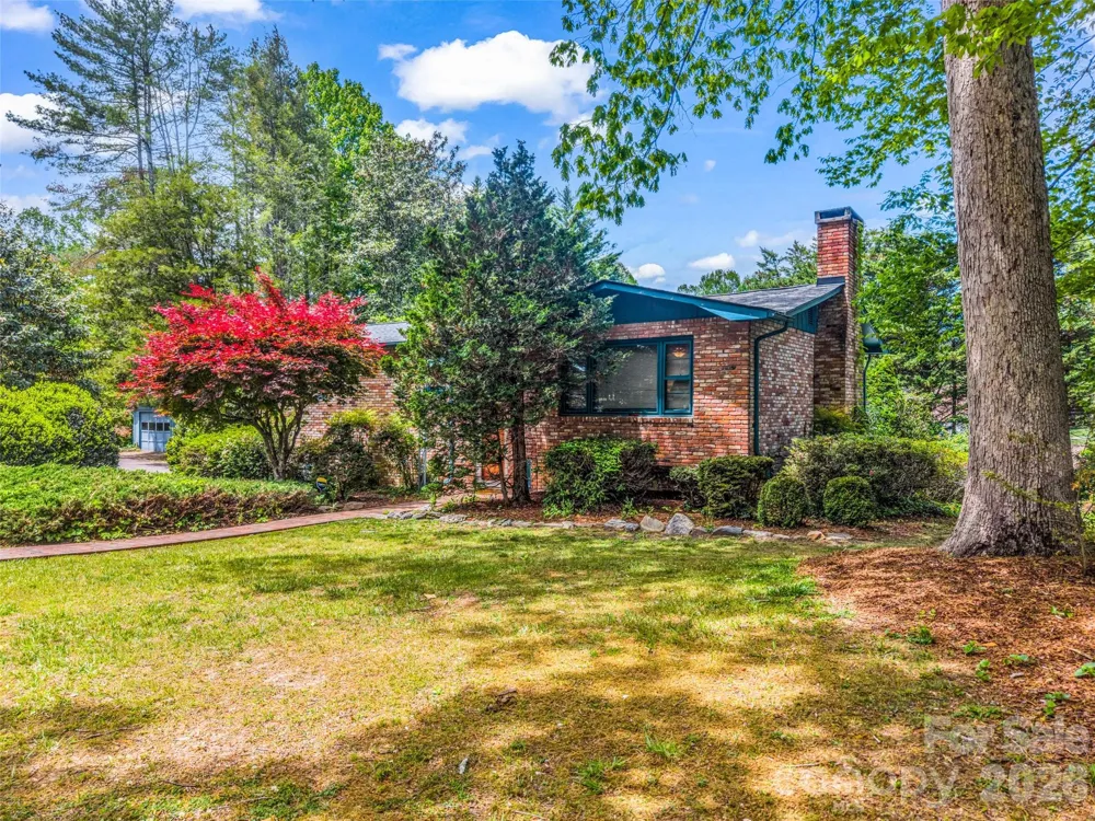 122 W Sweetbriar Lane Etowah, NC 28729