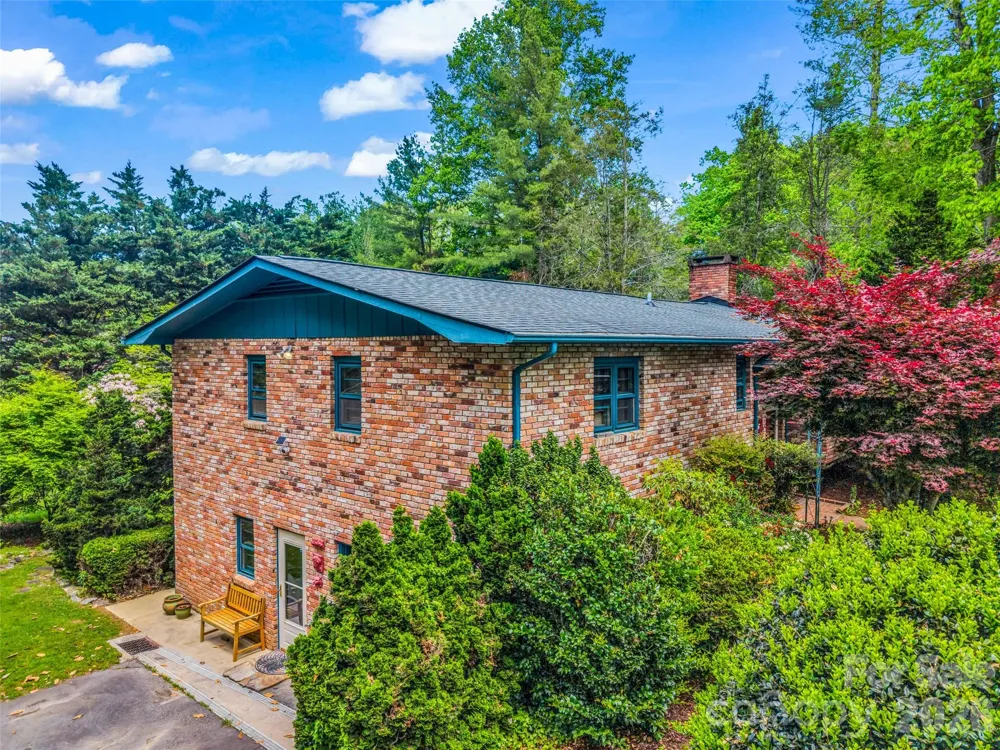 122 W Sweetbriar Lane Etowah, NC 28729