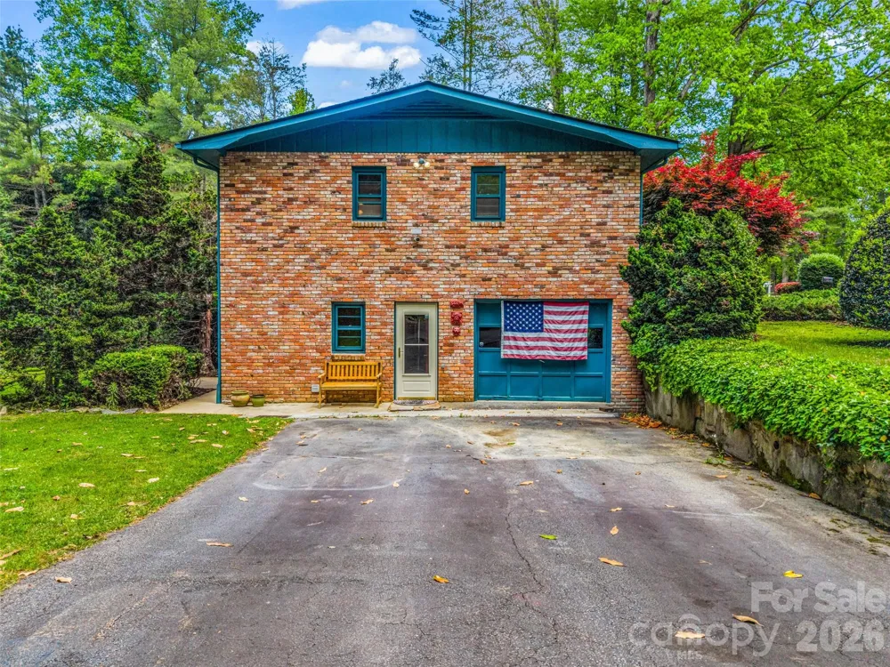 122 W Sweetbriar Lane Etowah, NC 28729