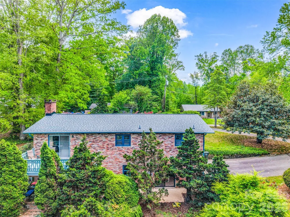 122 W Sweetbriar Lane Etowah, NC 28729