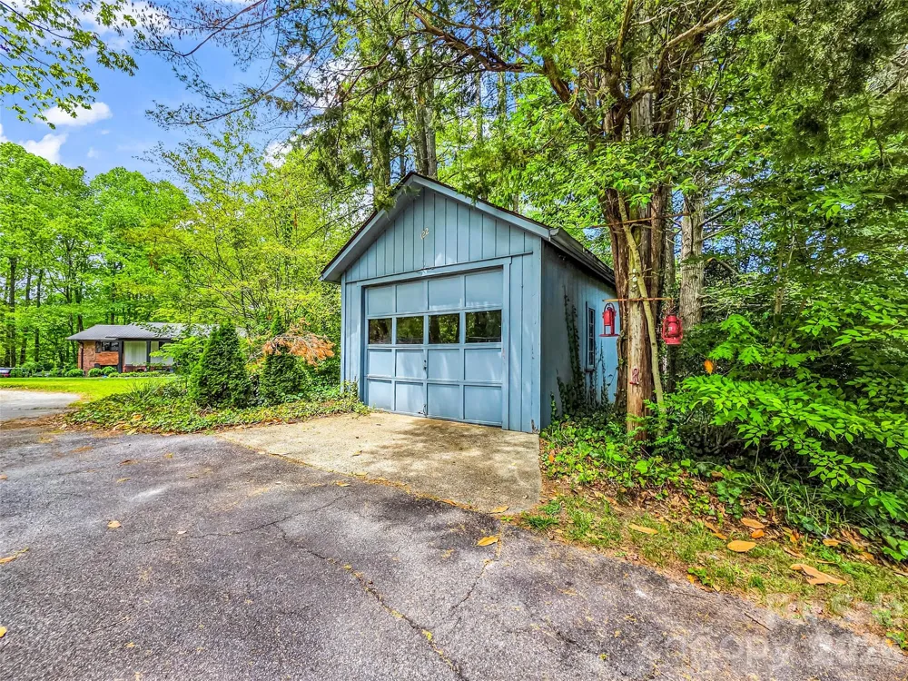 122 W Sweetbriar Lane Etowah, NC 28729