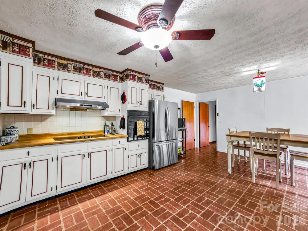 122 W Sweetbriar Lane Etowah, NC 28729