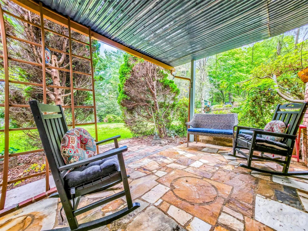 122 W Sweetbriar Lane Etowah, NC 28729