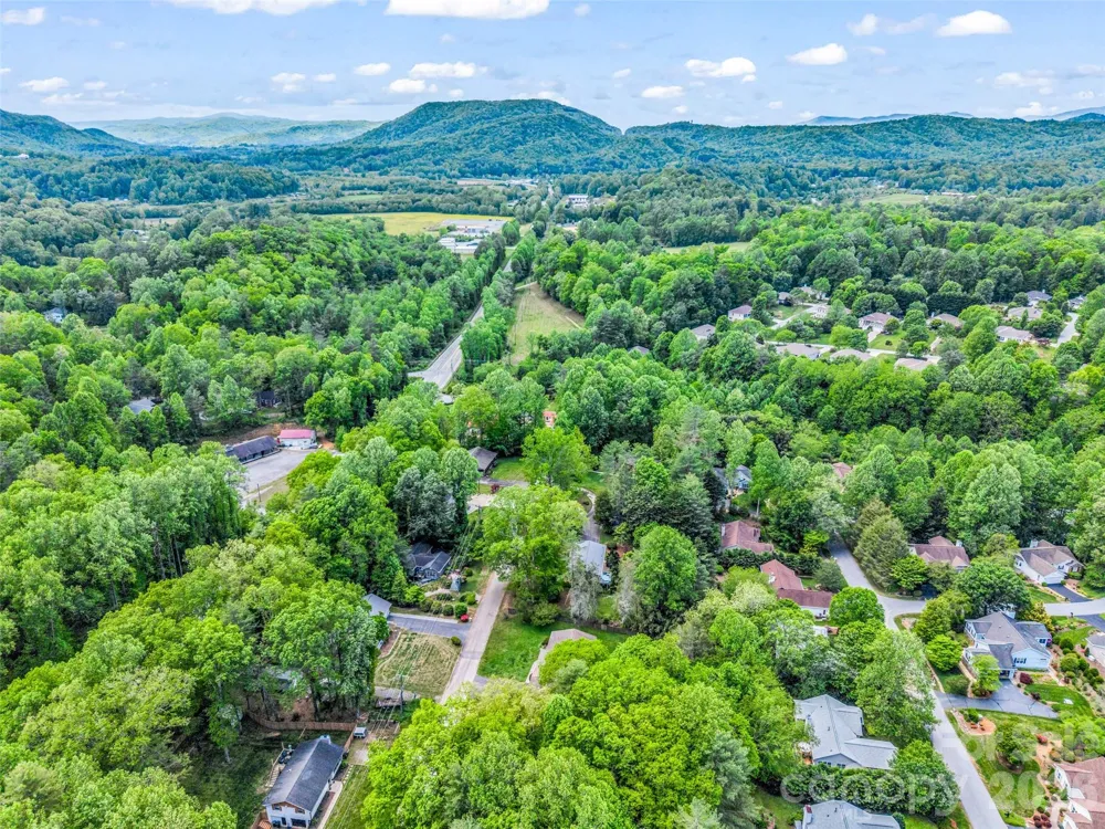122 W Sweetbriar Lane Etowah, NC 28729