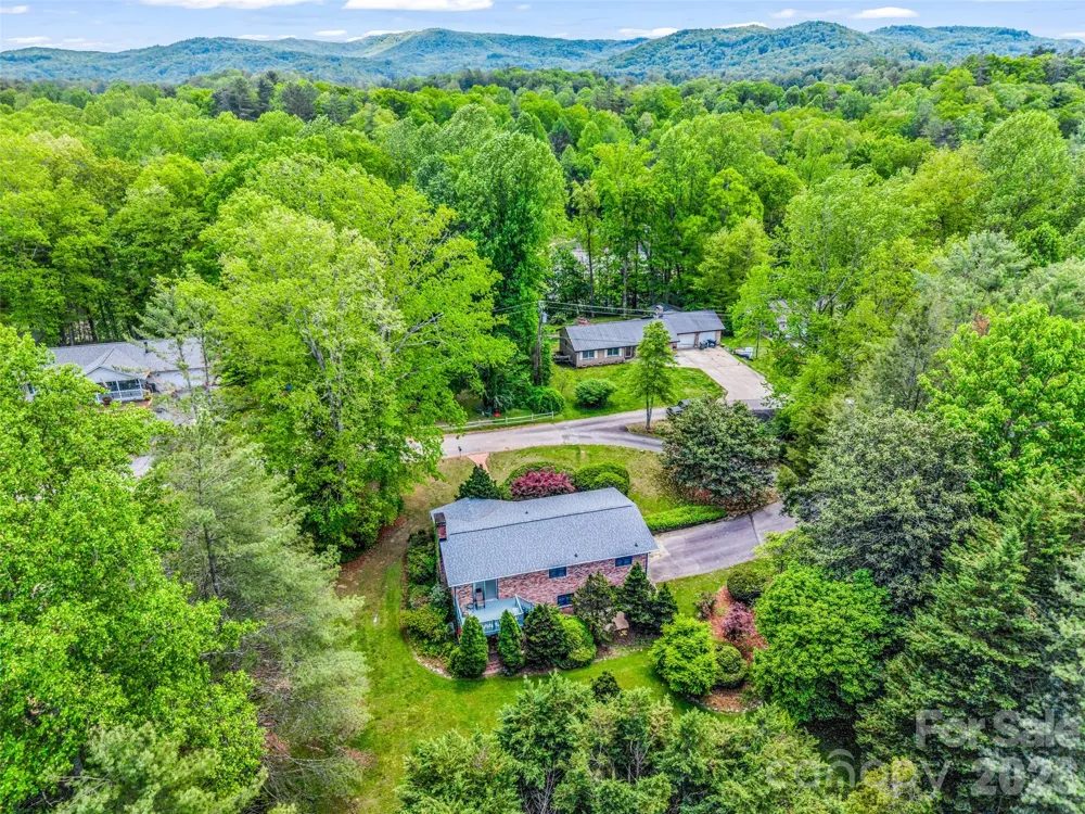 122 W Sweetbriar Lane Etowah, NC 28729