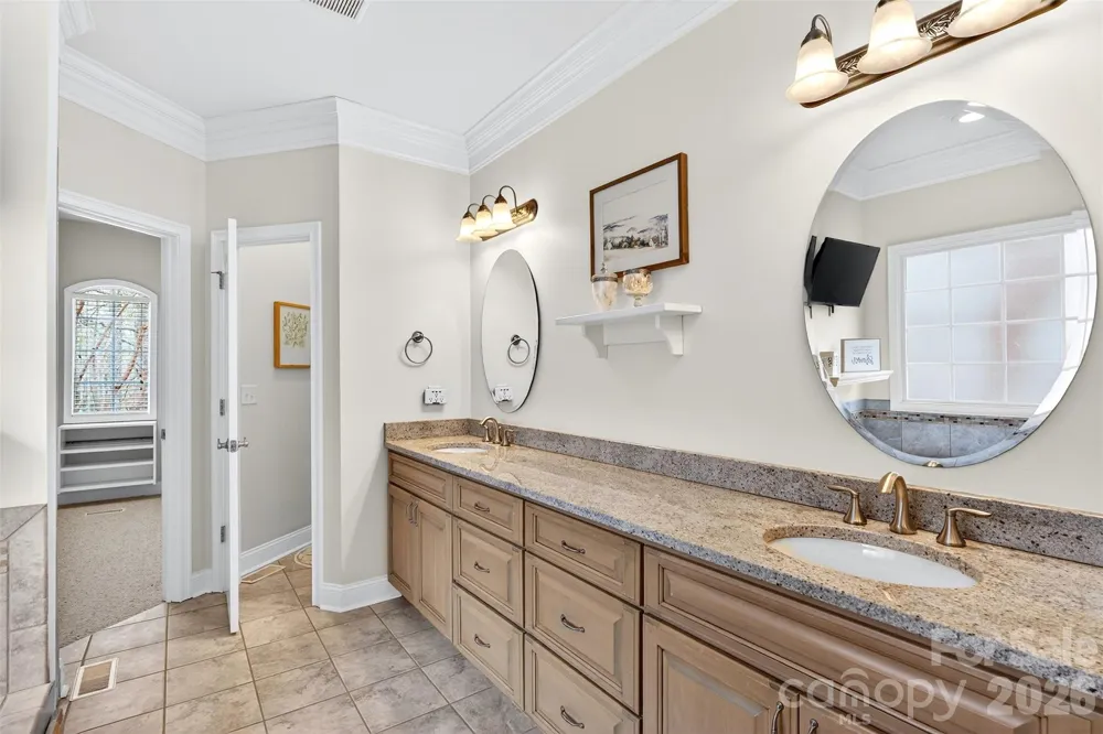 717 Black Wolf Run Spartanburg, SC 29306