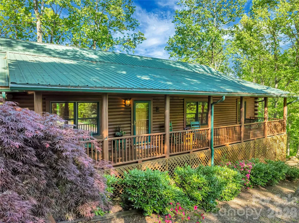212 Glen Echo Circle Saluda, NC 28773