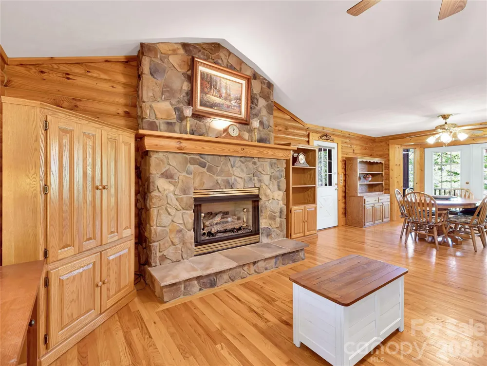 212 Glen Echo Circle Saluda, NC 28773