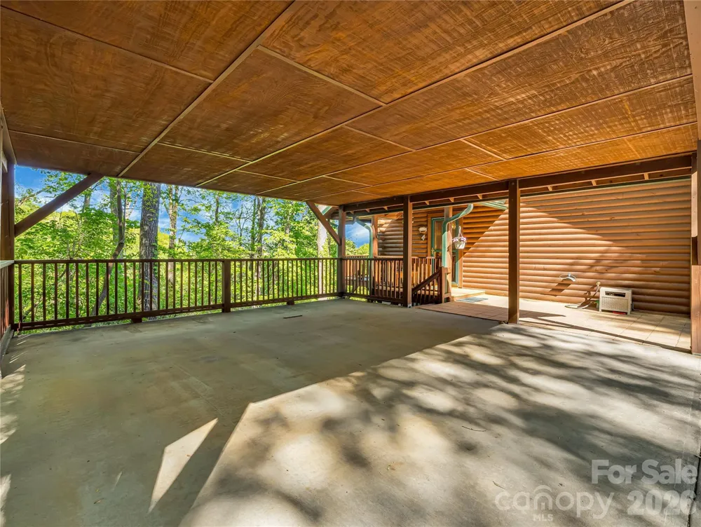 212 Glen Echo Circle Saluda, NC 28773
