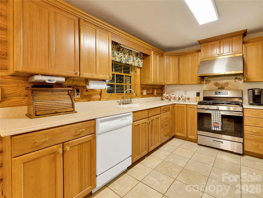 212 Glen Echo Circle Saluda, NC 28773