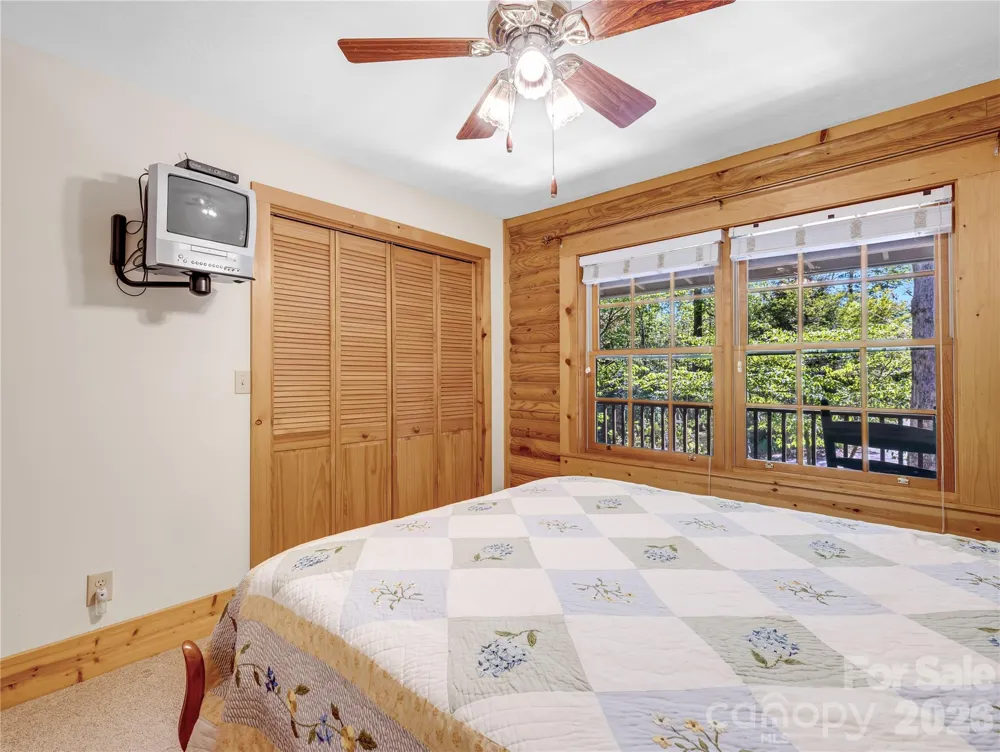 212 Glen Echo Circle Saluda, NC 28773