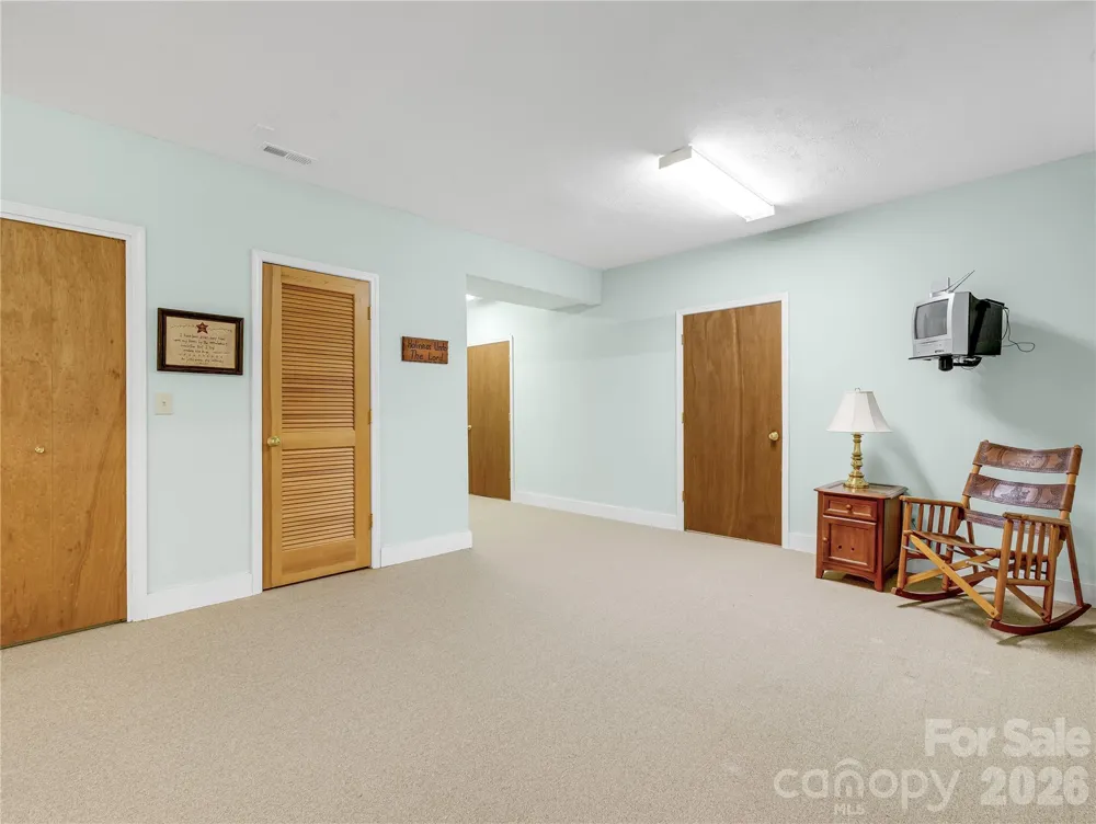 212 Glen Echo Circle Saluda, NC 28773