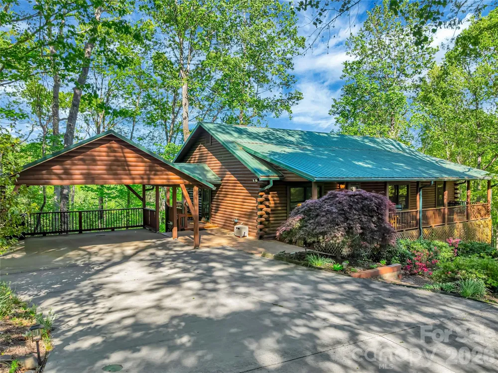 212 Glen Echo Circle Saluda, NC 28773