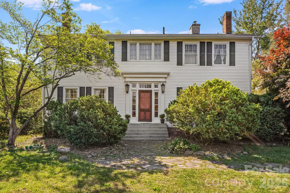 29 Walnut Street Hot Springs, NC 28743