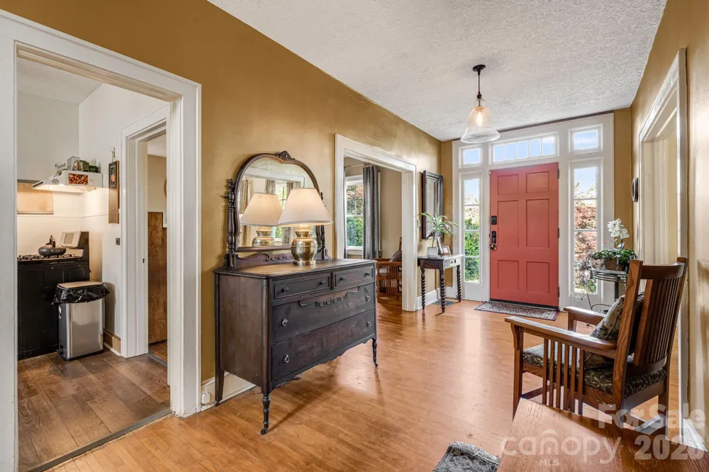 29 Walnut Street Hot Springs, NC 28743