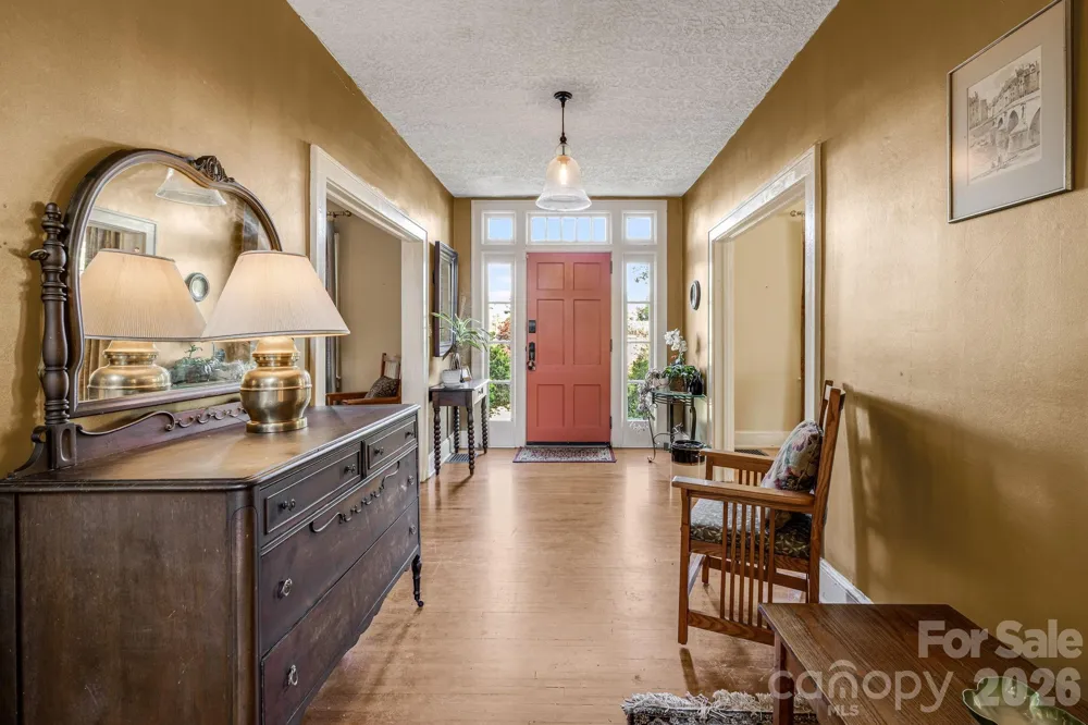 29 Walnut Street Hot Springs, NC 28743