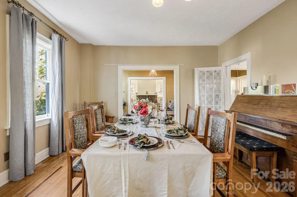 29 Walnut Street Hot Springs, NC 28743