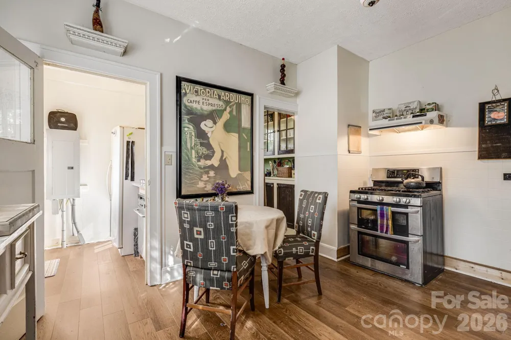 29 Walnut Street Hot Springs, NC 28743