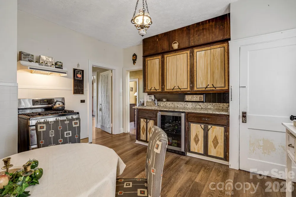29 Walnut Street Hot Springs, NC 28743
