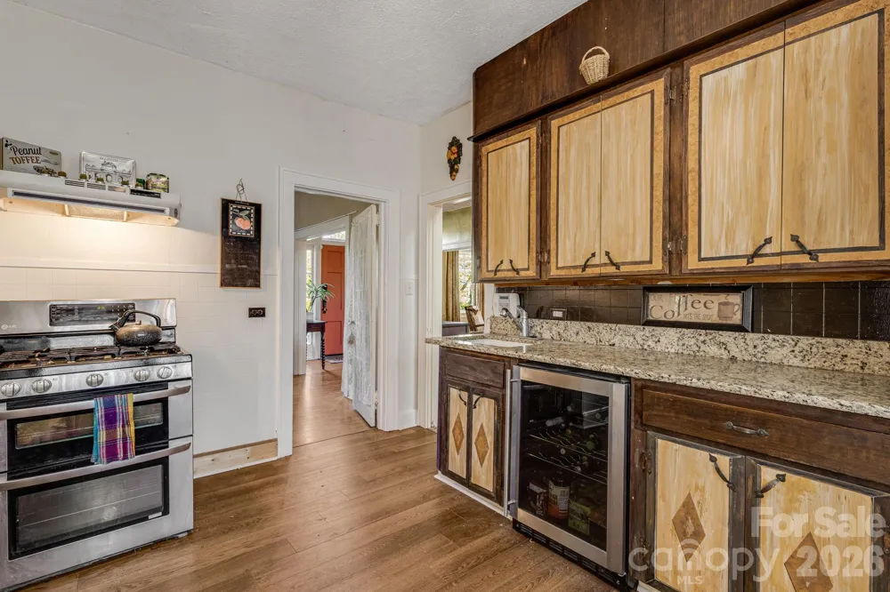 29 Walnut Street Hot Springs, NC 28743