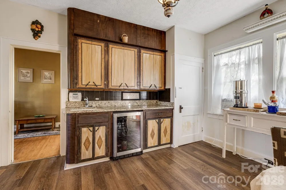 29 Walnut Street Hot Springs, NC 28743