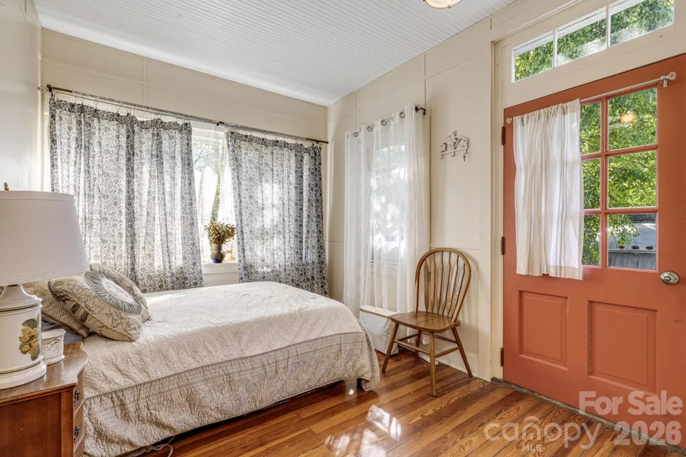 29 Walnut Street Hot Springs, NC 28743