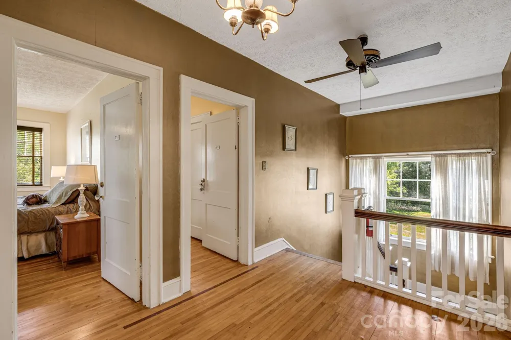 29 Walnut Street Hot Springs, NC 28743