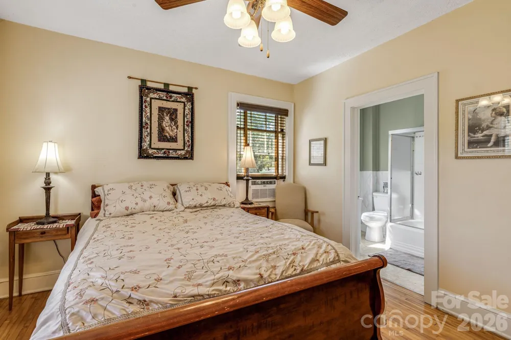 29 Walnut Street Hot Springs, NC 28743