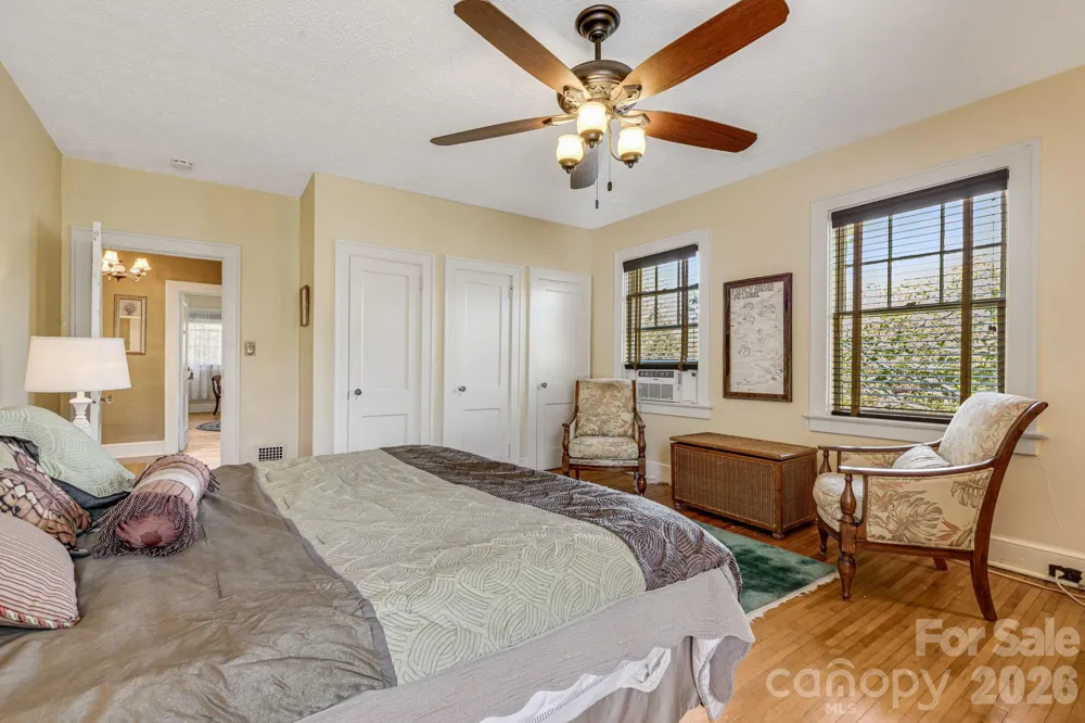 29 Walnut Street Hot Springs, NC 28743