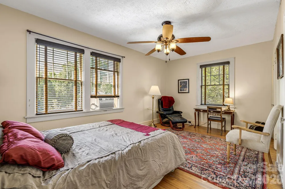 29 Walnut Street Hot Springs, NC 28743