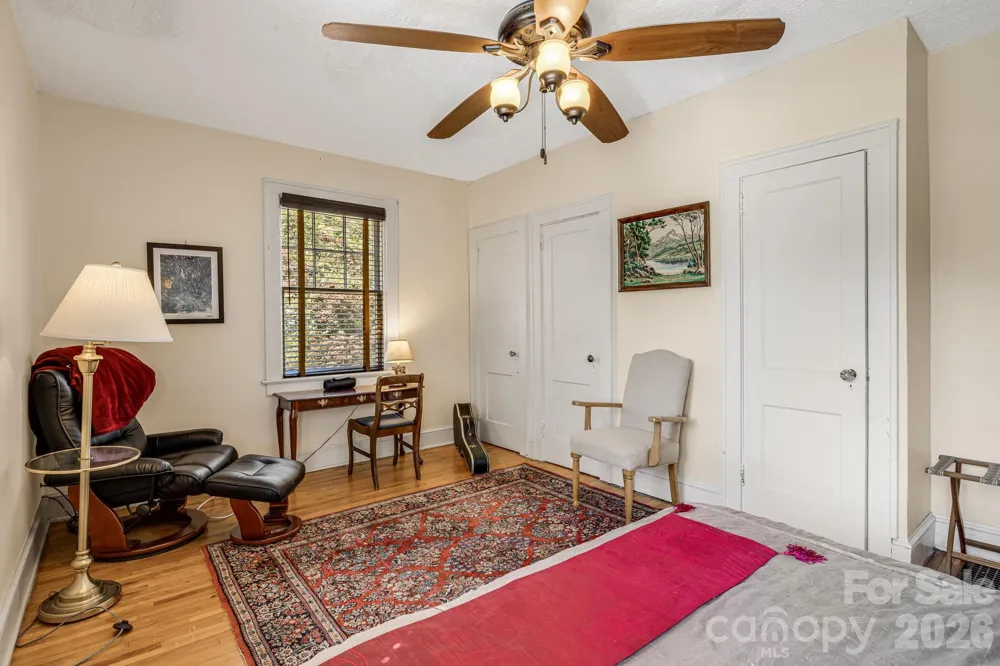 29 Walnut Street Hot Springs, NC 28743