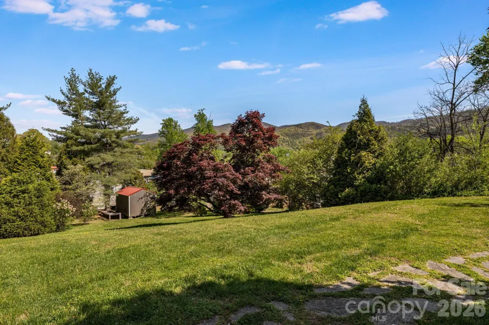 29 Walnut Street Hot Springs, NC 28743