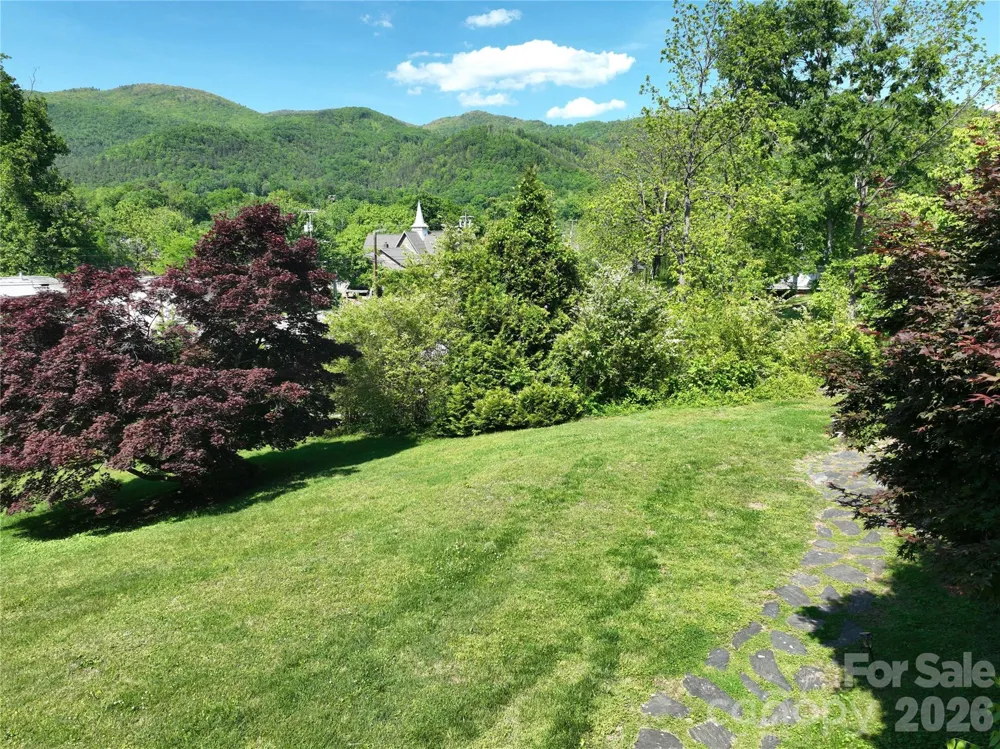 29 Walnut Street Hot Springs, NC 28743