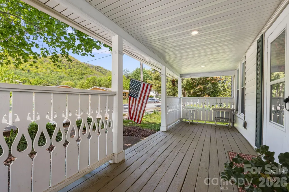 79 Walnut Street Hot Springs, NC 28743