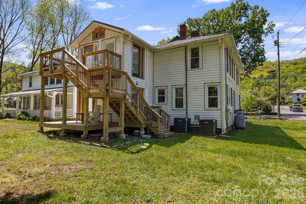 79 Walnut Street Hot Springs, NC 28743