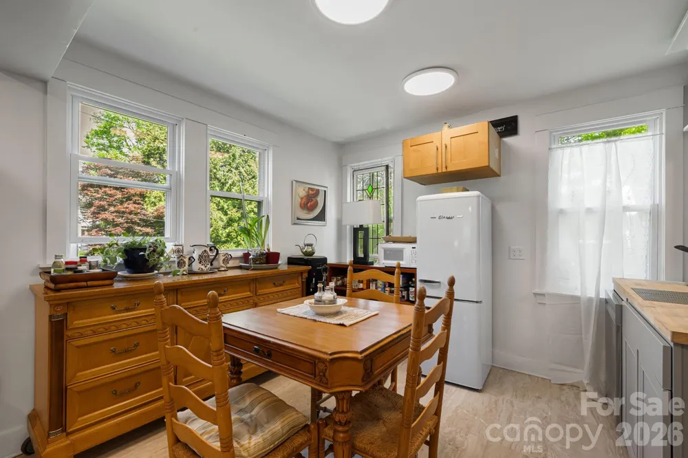 79 Walnut Street Hot Springs, NC 28743