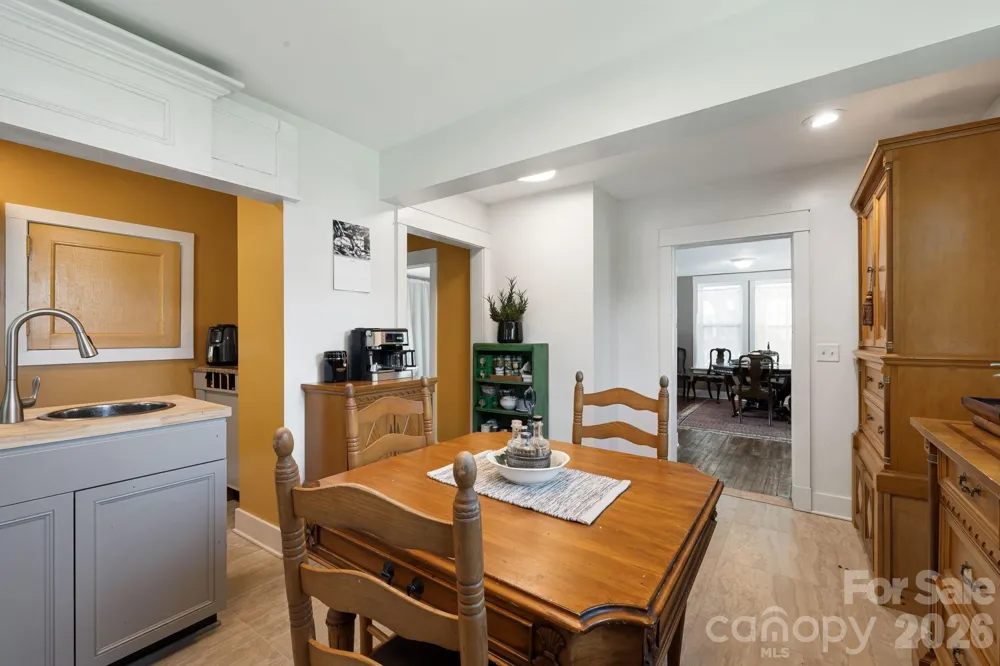 79 Walnut Street Hot Springs, NC 28743