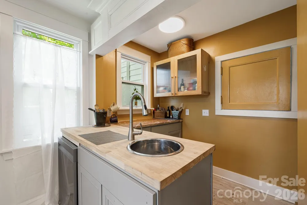 79 Walnut Street Hot Springs, NC 28743