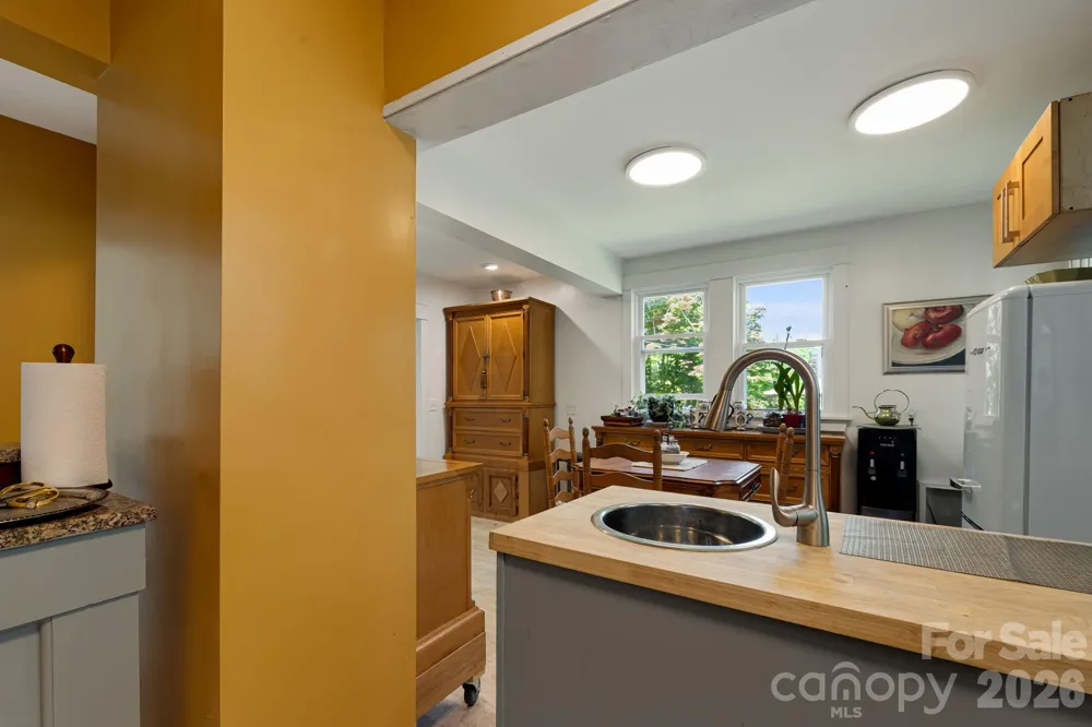 79 Walnut Street Hot Springs, NC 28743