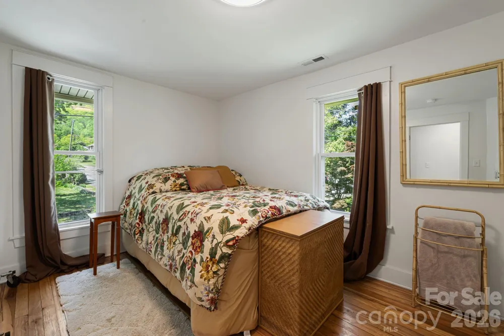 79 Walnut Street Hot Springs, NC 28743