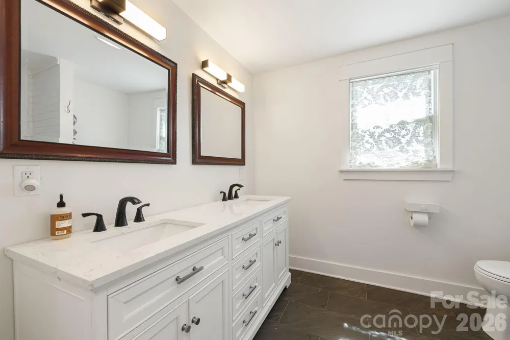 79 Walnut Street Hot Springs, NC 28743